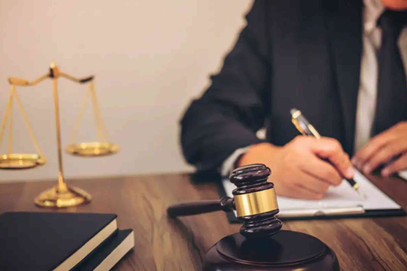 Can a Power of Attorney in Dubai Be Used While the Principal Is Outside the UAE